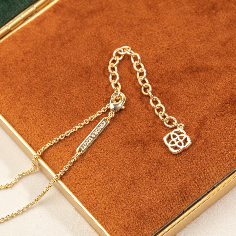 Kendra Scott Elisa Chalcedony Glass Gold Pendant Necklace - Picture 3 of 3